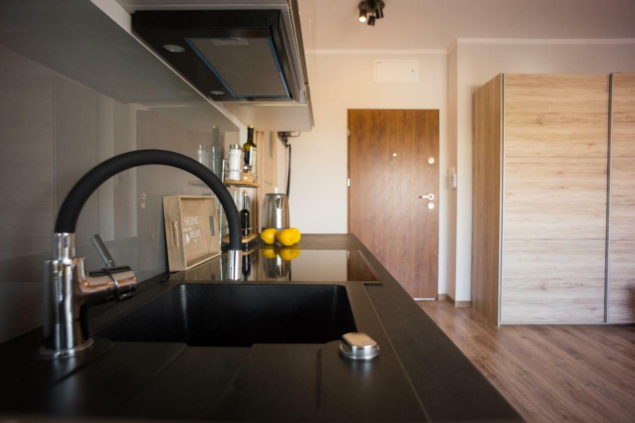 Atrium Apartment Z Garazem Thorn Exterior foto